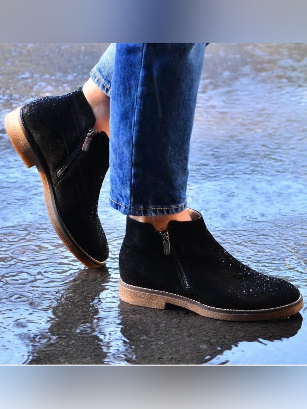 New Italeau Foliana Women’s Black Suede Side-Zip Ankle Booties size 37.5/ size 7